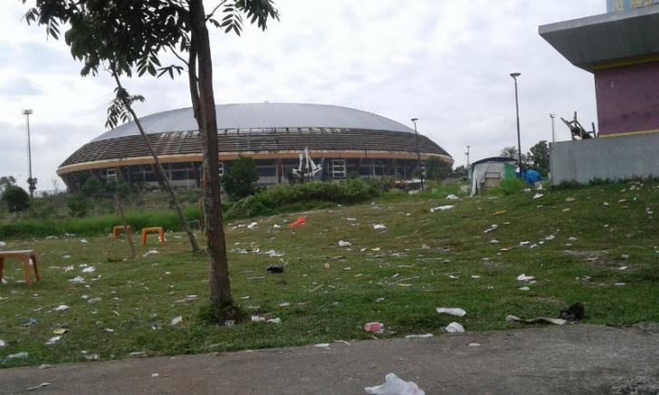Sampah Berserakan, Kondisi Stadion Semakin Memprihatinkan!
