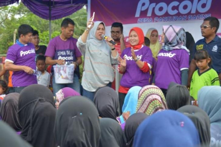 Eva Yuliana Bergoyang, Para Lansia Kampar Sehat