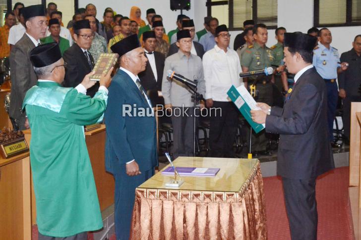 Diambil Sumpah, Wartawan Senior Gantikan Nuraini di DPRD Kota Dumai