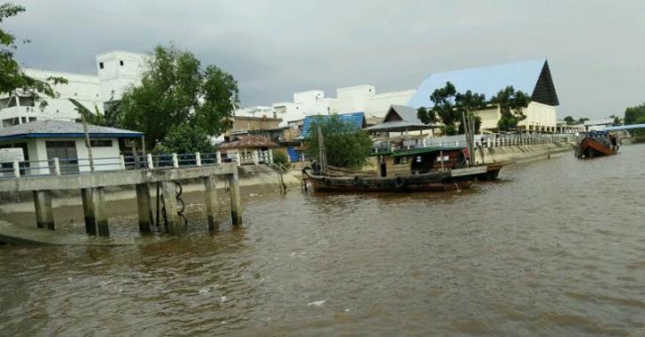Jasa Penyeberangan Sungai Bayam-Sungai Apit Sepi Penumpang