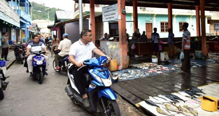 Naik Motor, Rombongan Dirut BRK Gali Potensi UMKM di Anambas