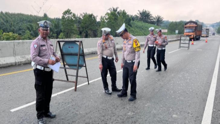 Mobil Bus Seruduk Tronton di Jalan Tol Pekanbaru-Dumai, Begini Penjelasan Kasat Lantas