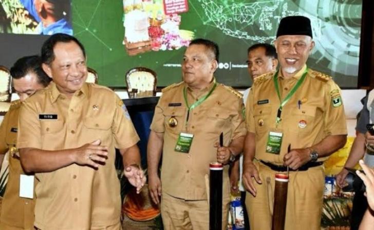 Pj Gubernur Riau Rakor Bersama Mendagri Terkait Pengamanan Harga Sembako