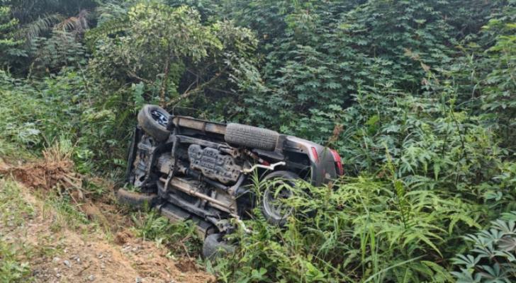 Kejar-kejaran dengan Polisi, Mobil Pengedar Sabu di Rohil Terbalik