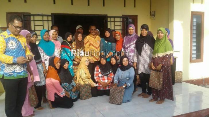 Kadin Motivasi IRT di Desa Kelemantan Barat, Masuri: Kita Ingin Muncul Wirausaha Baru