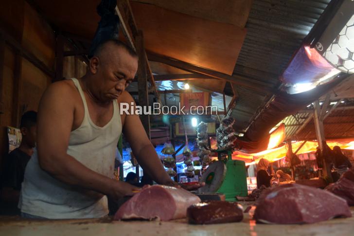 Presiden Jokowi Minta Harga Daging Rp 80 Ribu Setiap Kg, Pedagang Dumai Katakan Rugi