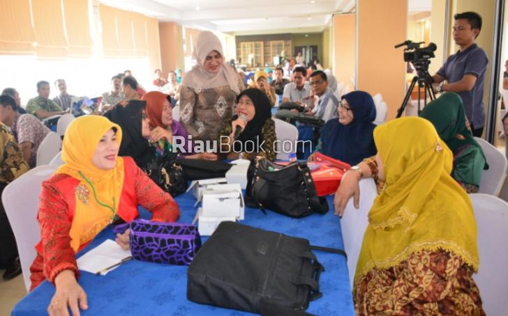 Eva Yuliana: Wanita Kampar Harus Berjiwa Entrepreneurship
