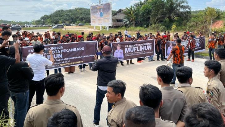 Masyarakat Sudah Tidak Tahan Jalan Rusak, Massa PP Tuntut Muflihun Dicopot