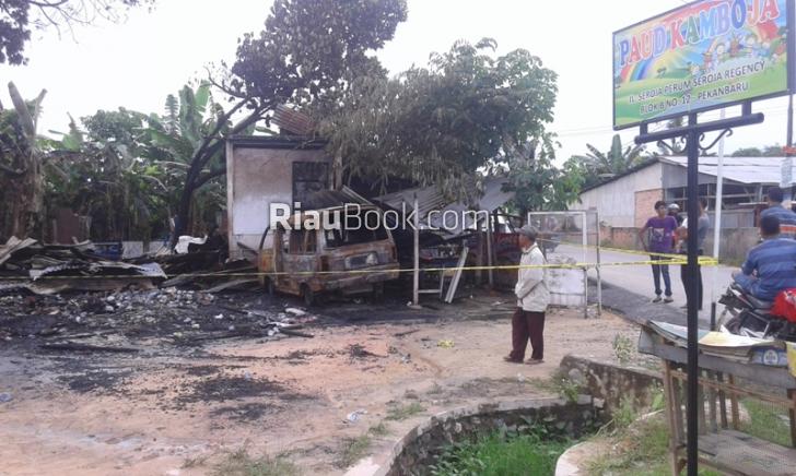 Oplet Meledak, Terbakar Sambar Kedai Harian di Pekanbaru Hingga Ludes, Ini  Foto-Fotonya