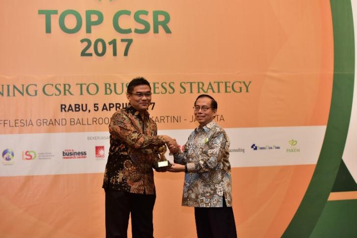 BRK Satu-satunya BPD Penerima Anugerah TOP CSR 2017, Irvandi: Kita Sinergikan