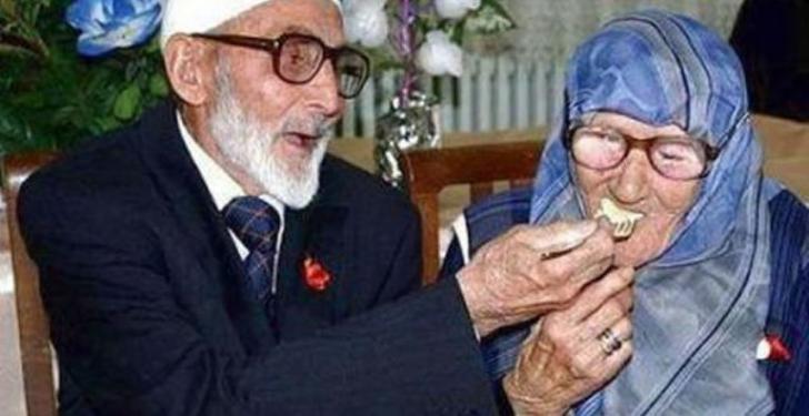 Rahasia Saling Mencintai Hingga Kakek-Nenek