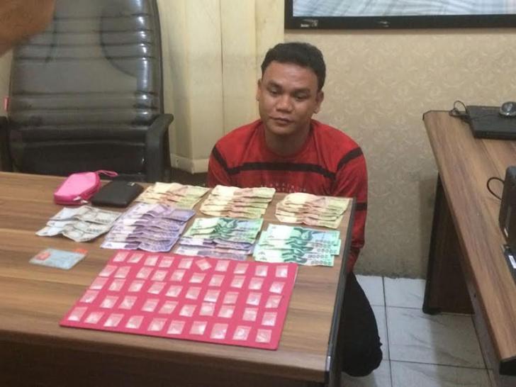 Polisi Tangkap Bandar Sabu-sabu saat Transaksi di Kampung Dalam