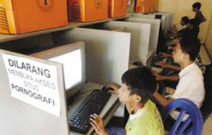 Warnet Harus Dibatasi Jam Operasionalnya, Sekda : Berbahaya untuk Anak