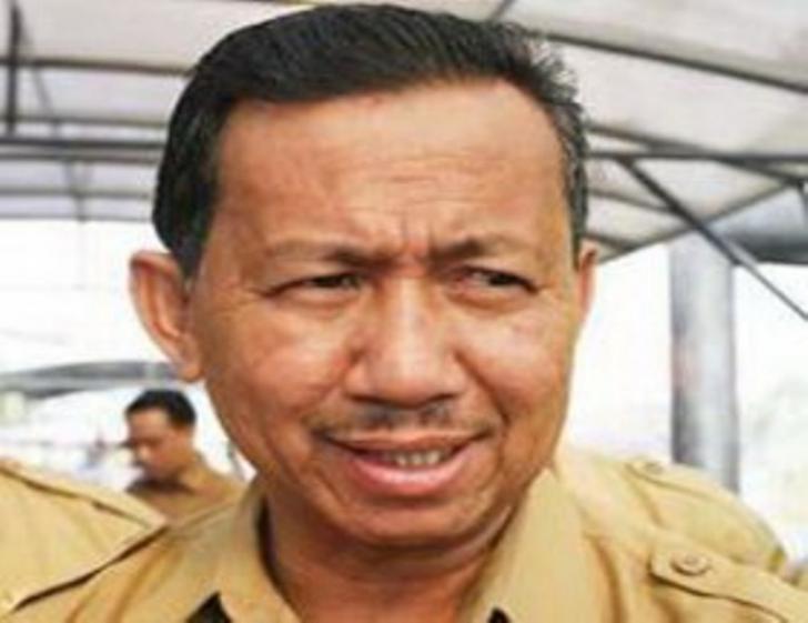 Dibalik Wafatnya Mantan Sekko Pekanbaru, Kabut Asap Tunda Pemakaman Yuzamri Yakup