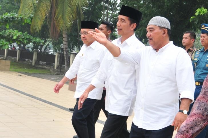 Pilot Helikopter Presiden Tak Berani Terbang, Jokowi Tetap ke Kampar