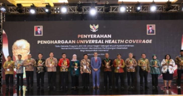 Riau Raih Penghargaan UHC Award 2024