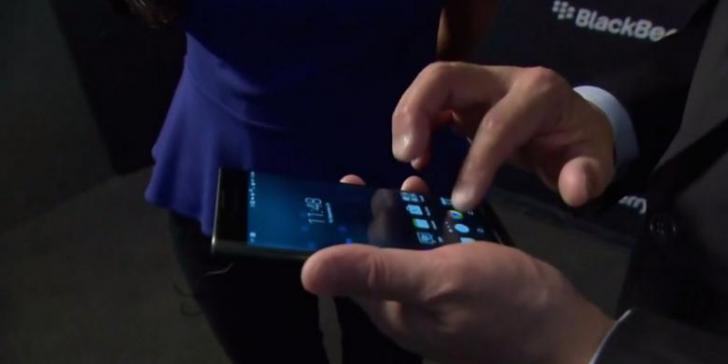 Intip Blackberry Versi Android dari Tangan CEO yang Gemetar