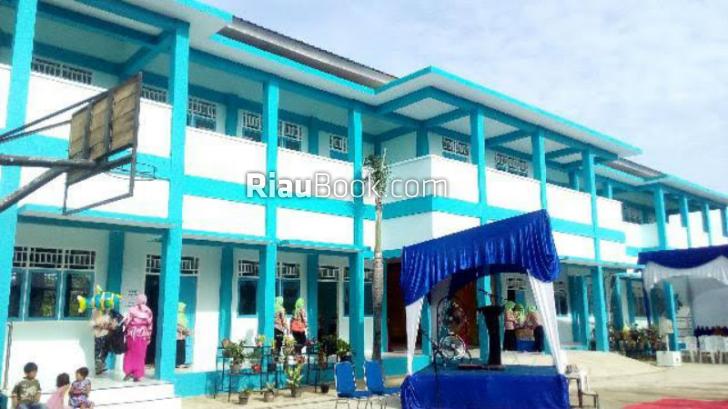 Jelang Akhir Jabatannya, Jefry Noer Sempat Resmikan Sekolah