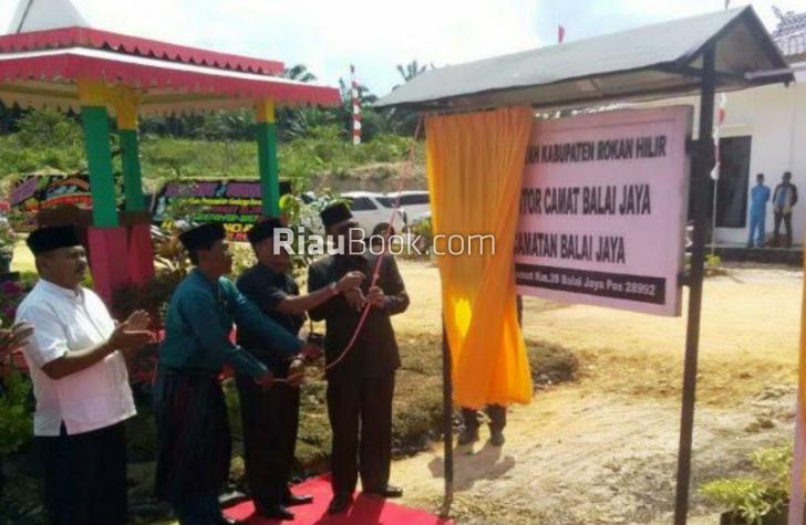 Resmikan Kantor Camat Balai Jaya, Suyatno Singgung Soal Karlahut