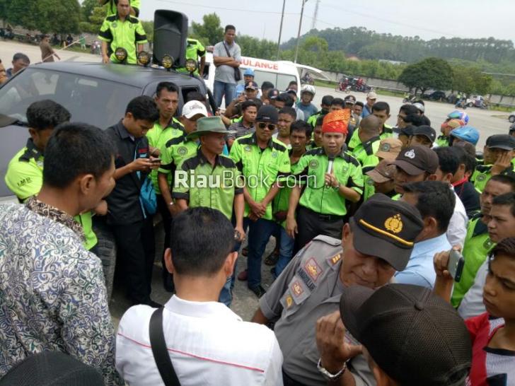 Minta Tanggung Jawab Terkait Indikasi Pencemaran Polusi, LMR Siak Demo PT IKPP