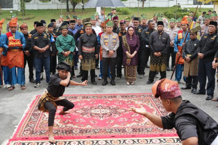 Panglima Besar Hulubalang LAMR Hadiri Pelepasan Komjen Herry Heryawan, Apresiasi Pelestarian Budaya Melayu dan Green Policing