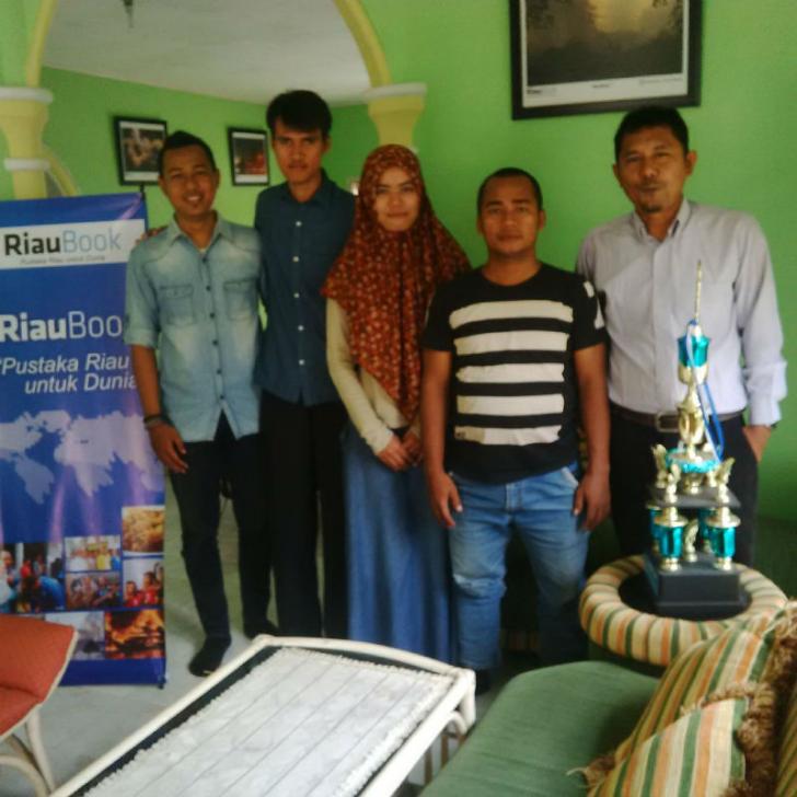 Kunjungi Rumah RIAUBOOK, Komunitas YFCC Sampaikan Rencana Kegiatan Haze Ranger Camp