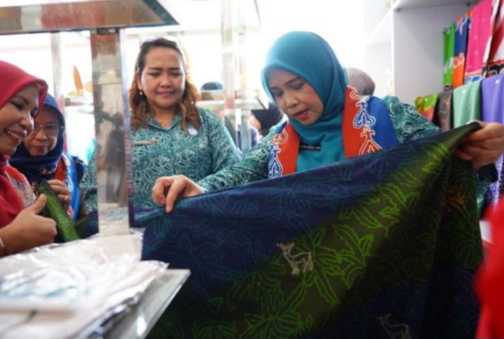 Telah Dibuka Perlombaan Desain Motif Tenun dan Batik Khas Riau