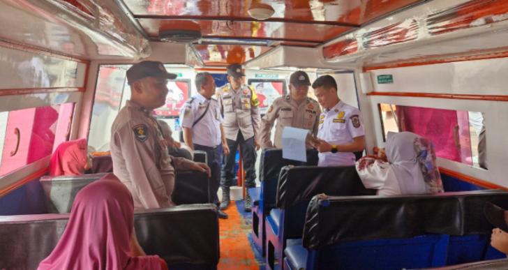 Mengawal Pemilu Damai, Polisi Pastikan Keamanan di Pelabuhan Teluk Dalam