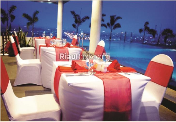 Perayaan Hari Kasih Sayang Semakin Romantis dengan Candle Light Dinner di Swiss-Belhotel SKA Pekanbaru