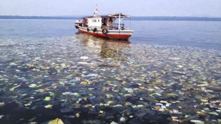 Masyarakat Sungai Juling Buang Sampah ke Laut, Pemerintah Harusnya Berikan Penyuluhan