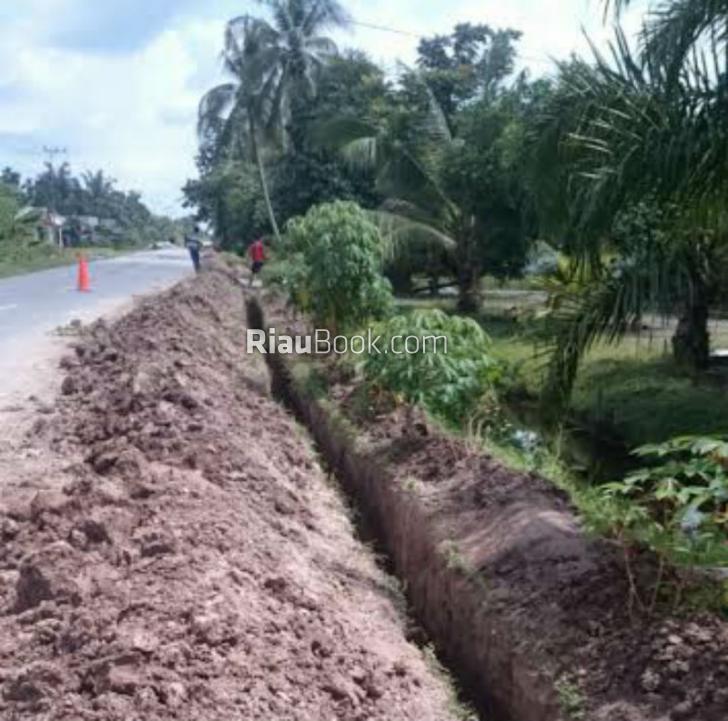 Pembangunan Pipa Air Bersih di Sabak Auh Belum Merata