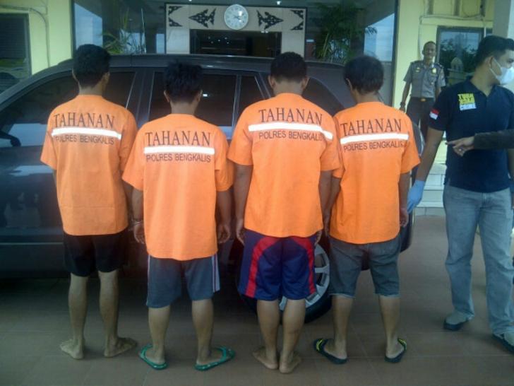 Polres Bengkalis Amankan 4 orang pelaku penyeludupan Teringgiling