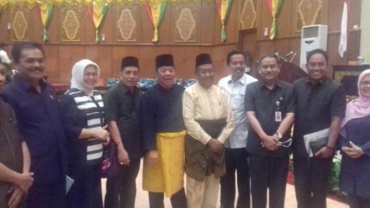 Dua Calon Wakil Gubernur Sampaikan Visi Misi di Hadapan Anggota DPRD Riau