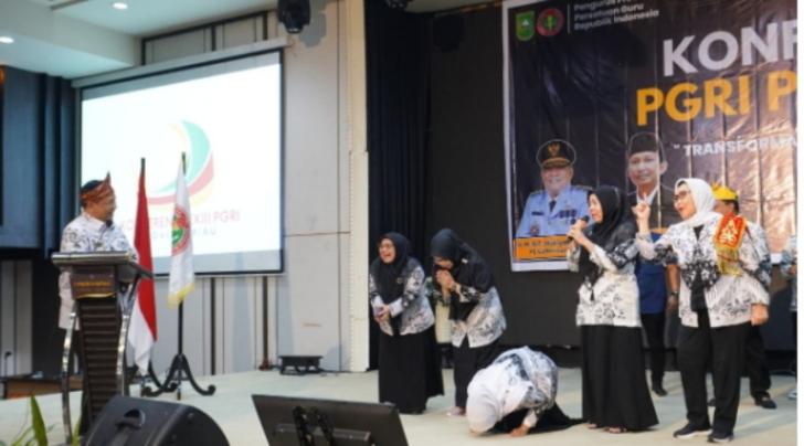 Empat Guru di Riau Dapat Hadiah Umroh Gratis dari Pj Gubernur Riau