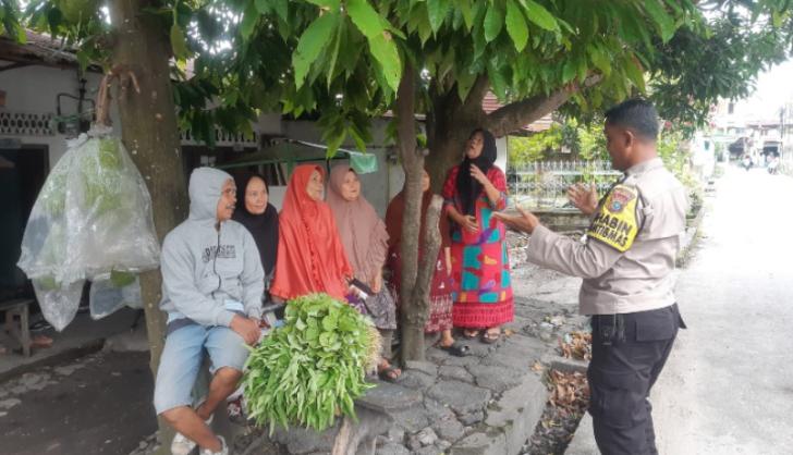Bhabinkamtibmas Sambangi Masyarakat Jadirejo Terkait Keamanan Pemilu