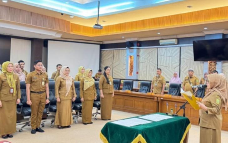 Resmi, Sebanyak 15 PNS Pemprov Riau Dilantik