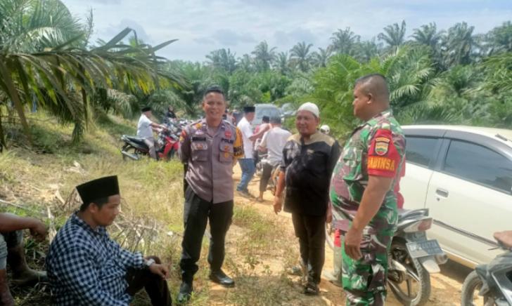 Tingkatkan Keamanan, Polsubsektor Pelalawan Patroli Sinergitas Bersama TNI