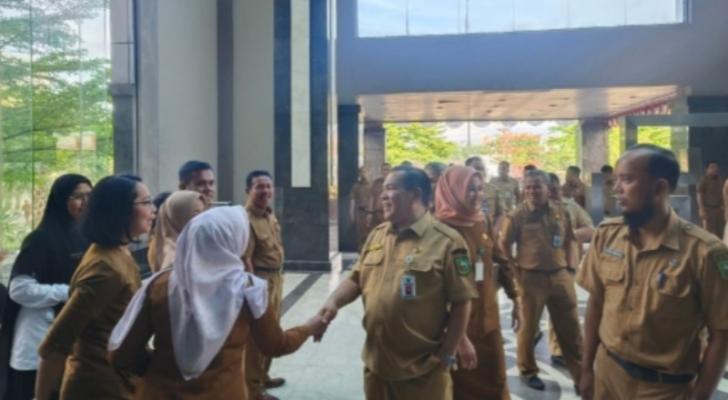 Begini Pesan SF Hariyanto Saat Memimpin Apel di Kantor Dinas PUPR