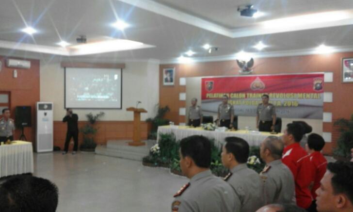 Kepala Lemdikpol Mabes Polri Latih Puluhan Personil Polda jadi Trainer