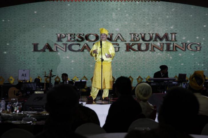Menpar Berpantun Pariwisata di Pesona Bumi Lancang Kuning