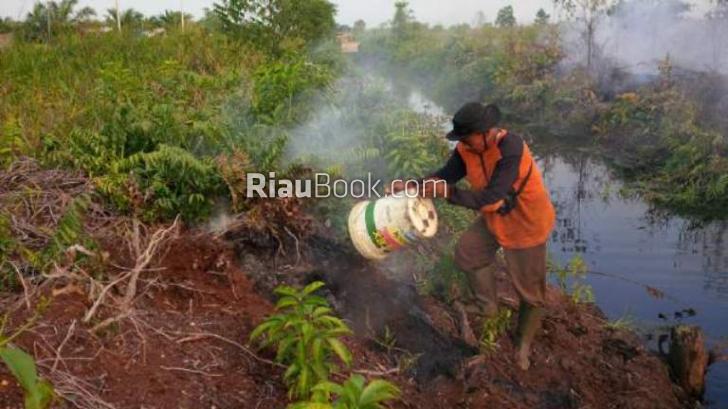 Di Bengkalis Tertumpuk Kebakaran Lahan, Udara Berbahaya