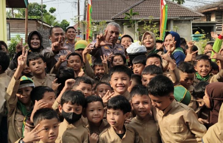 Polantas Berikan  Edukasi Keselamatan Lalu Lintas Sejak Dini