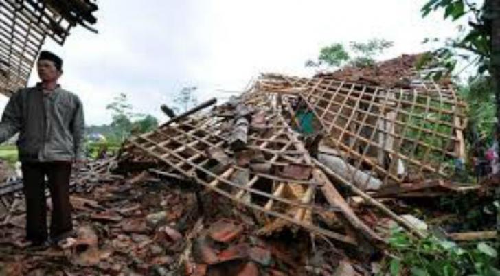 Korban Bencana Puting Beliung di Rohul dapat Bantuan Matrial