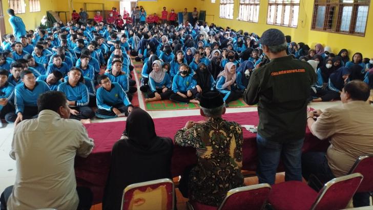 Sambut HUT ke 85, Antara Riau sosialisasikan pencegahan karhutla di SMAN 2 Dumai