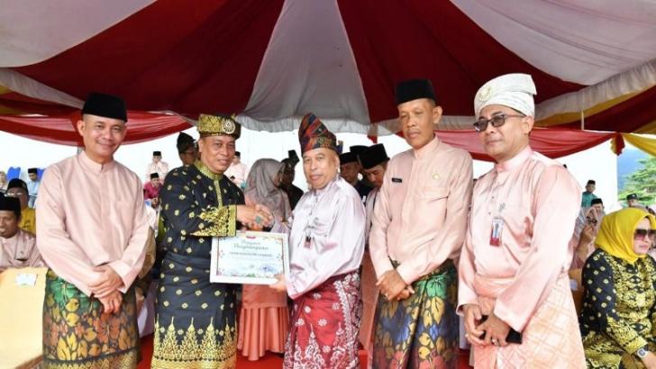 BRK Syariah Dianugerahi Penghargaan Pembangunan Sektor Keuangan