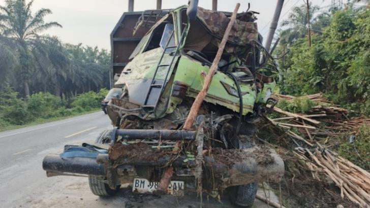 Mengenaskan, 5 Orang Tewas Dalam Kecelakaan Maut di Pelalawan