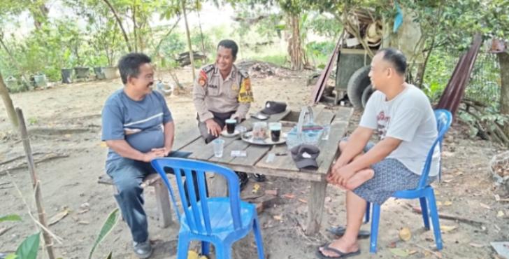 Bhabinkamtibmas Polsek Tenayan Raya Sosialisasikan Keamanan Menghadapi Pilkada Damai