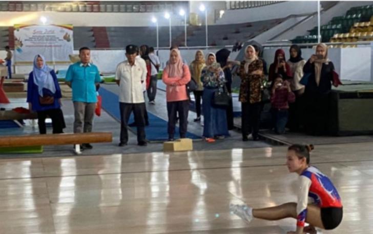 Menghadapi PON Aceh-Sumut, Iskandar Hoesin Semangati Atlet Senam Riau