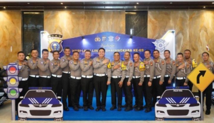 Pesan Kapolda Riau di Hari Lalu Lintas dan Hari Jadi Polwan