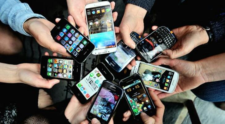 Facebook Pernah Rancang Ponsel Pembunuh Produk Apple